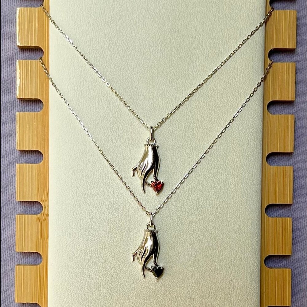 FREE SHIP Morticia Hand Holding Crystal Stone 925 Sterling Silver Necklace